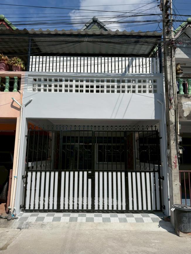 หมู่บ้านอีสแลนด์ นาป่า 80/8
