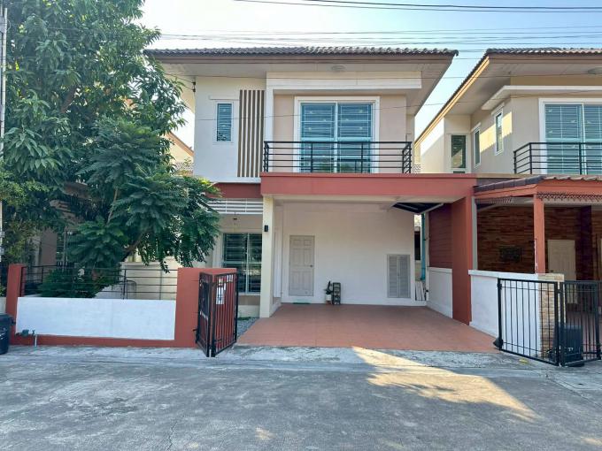 หมู่บ้านแพนนาเซียร์ – ทำเลสำนักบก