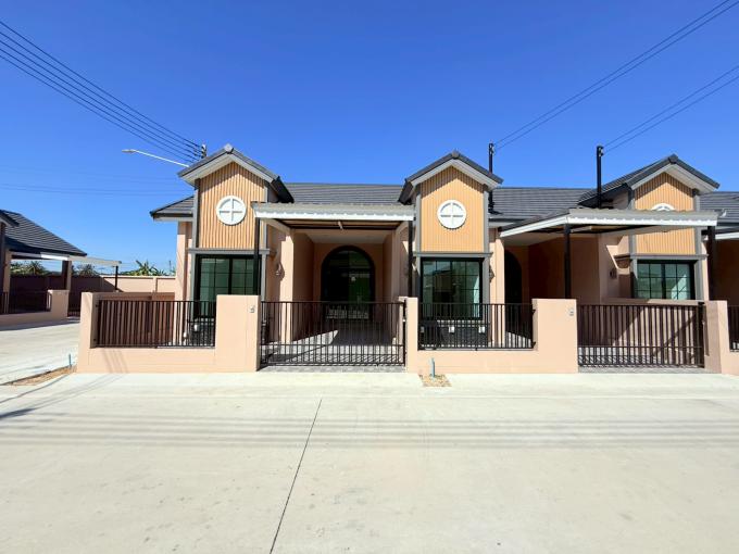 บ้านทาวน์โฮมชั้นเดียว พิกัด สำนักบก