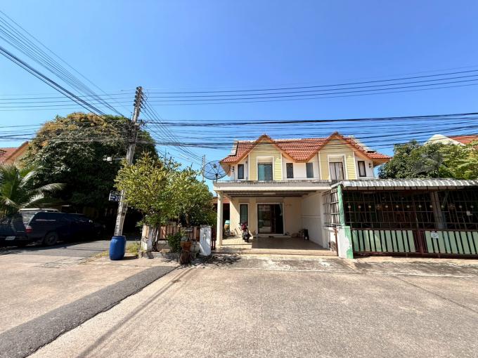 หมู่บ้านแฟมิลี่ทาวน์ นาป่า บ้านเลขที่ 72/357 ซอย2/2