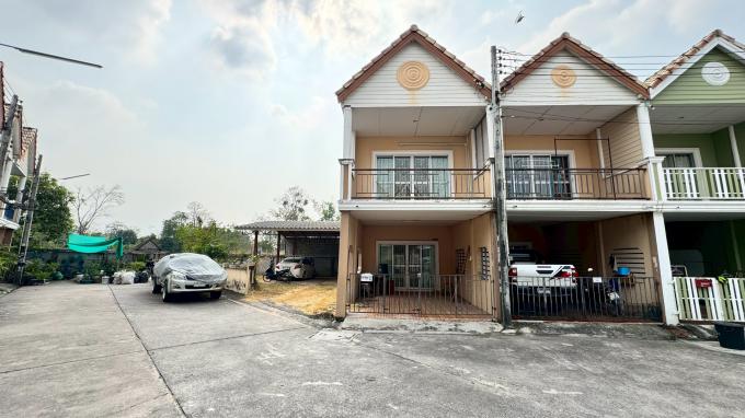 หมู่บ้านอีสแลนด์แอนด์เฮ้าส์ บ้านเลขที่ 334/5 