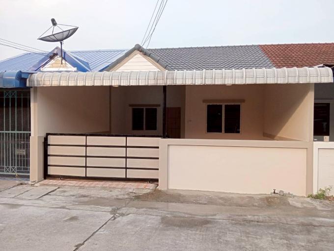 หมู่บ้านชุมชนมณีรัตน์ บ้านบึง บ้านเลขที่ 1001/81 ซอย 2