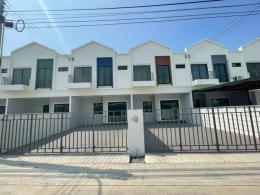 ทาวน์โฮม นาเขื่อน เเละ อมตะนคร