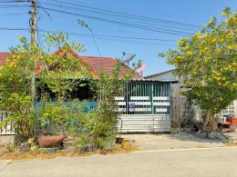 สถาวรวิลล่า (บ้านบึง)